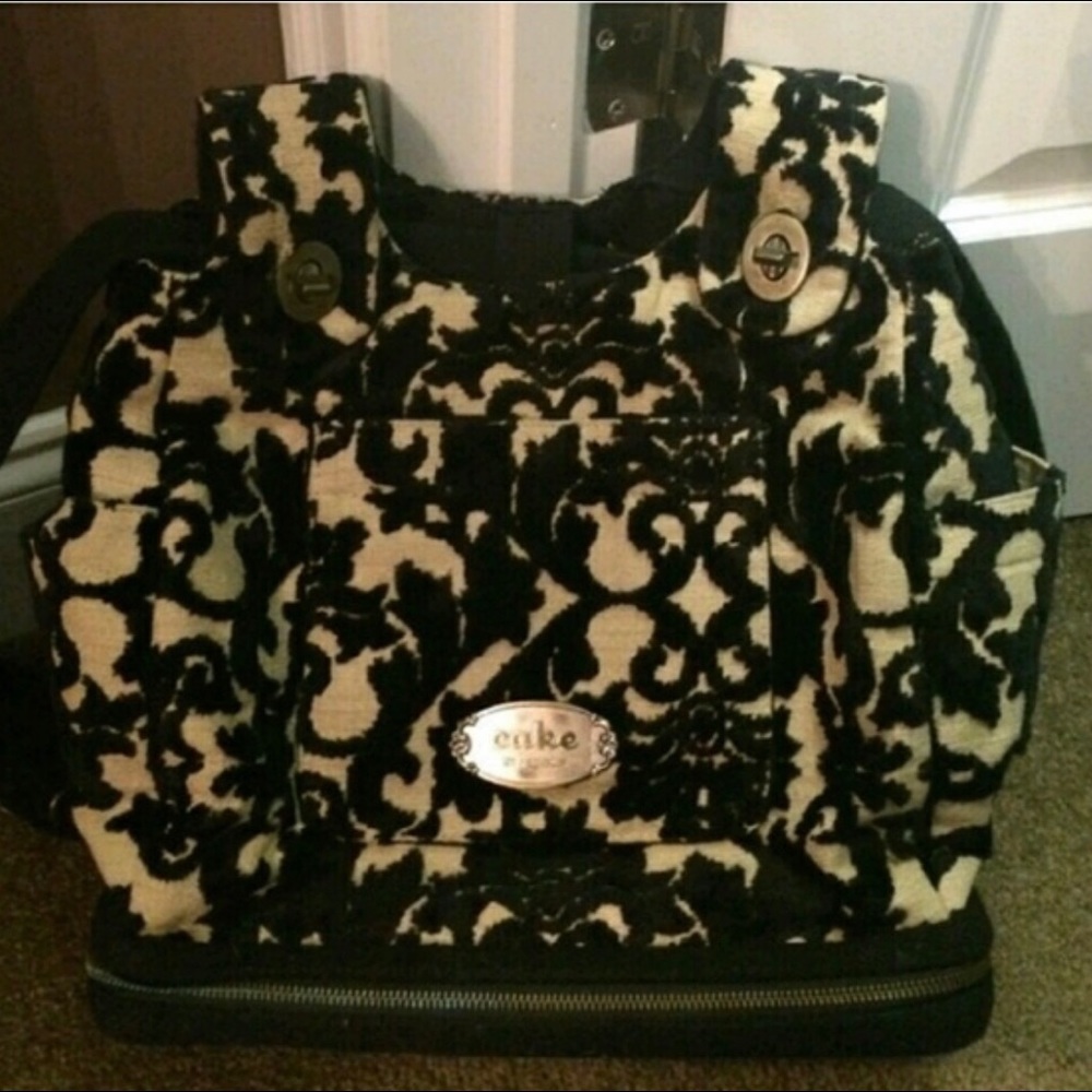 Petunia Pickle Bottom Cake Black Forest Bag